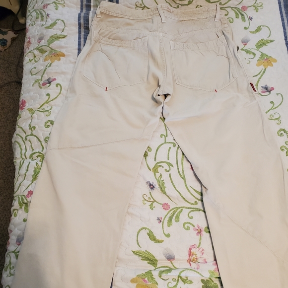 Guess Cream Pants - Picture 3 of 3